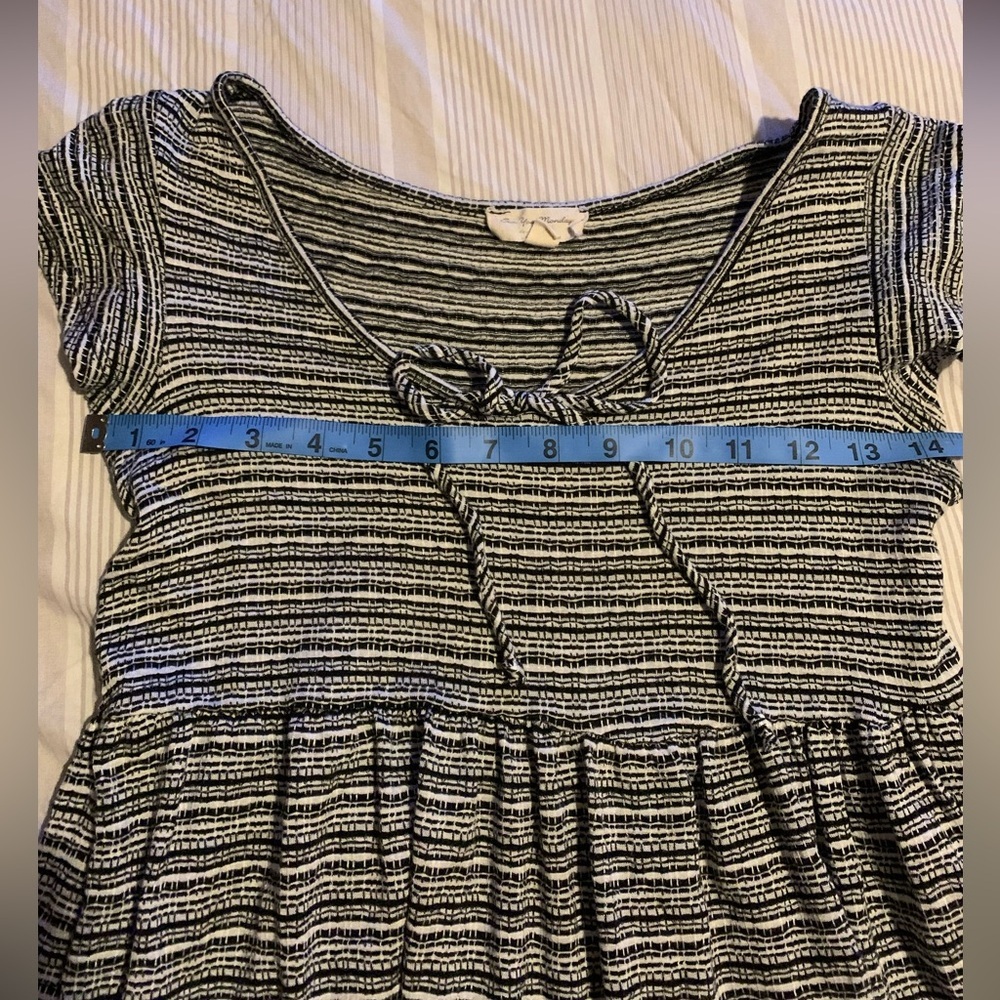 Super cute woman’s small black and white stripe baby doll tiered flowy dress - Picture 3 of 7